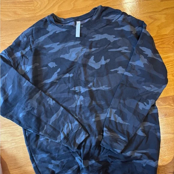 Athleta women’s Camouflage sweatshirt - Picture 3 of 3